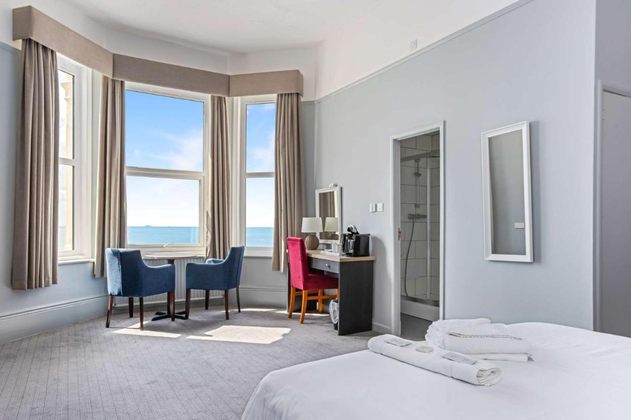 Exmouth Beach Hotel Bagian luar foto