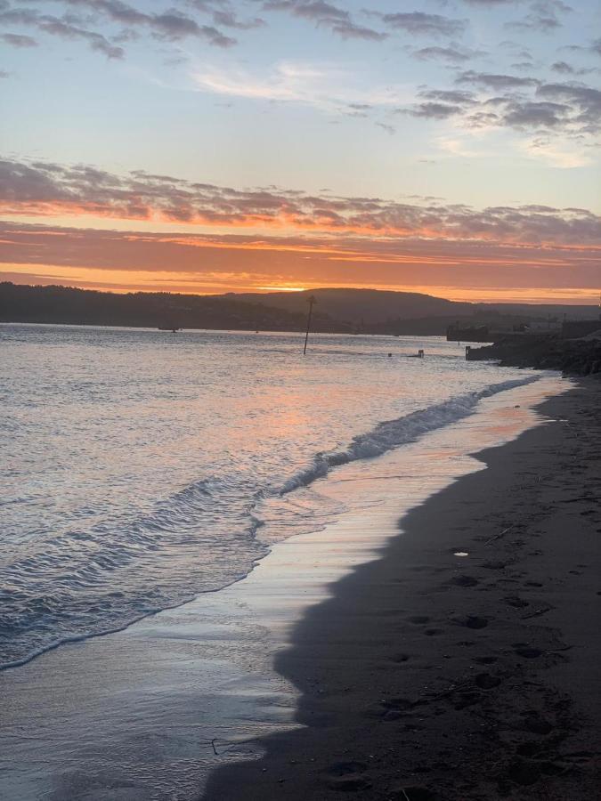 Exmouth Beach Hotel Bagian luar foto