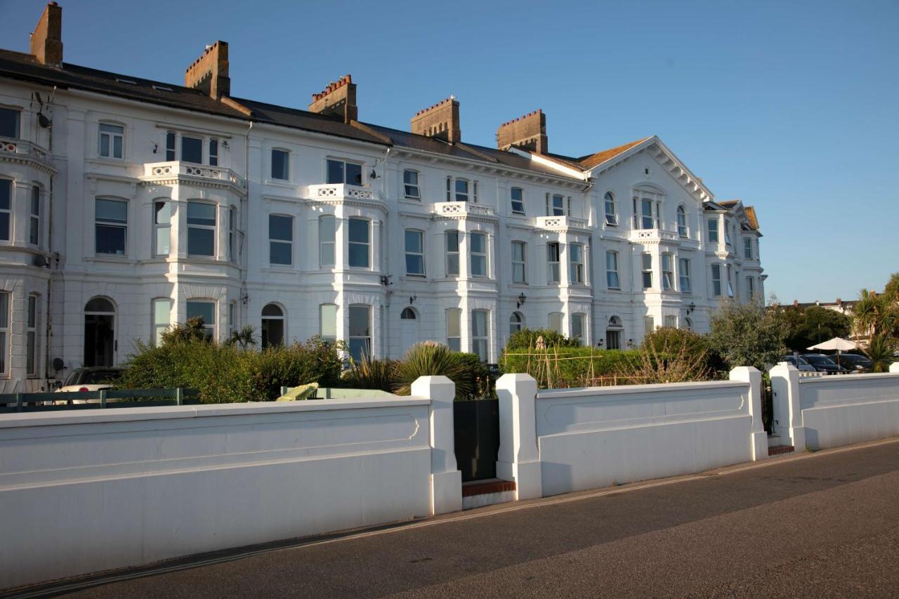 Exmouth Beach Hotel Bagian luar foto