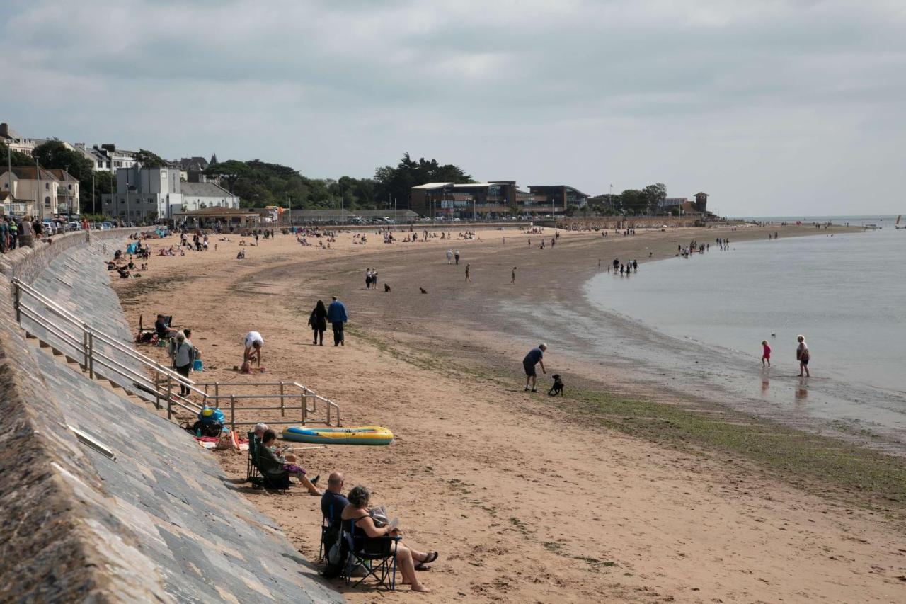 Exmouth Beach Hotel Bagian luar foto