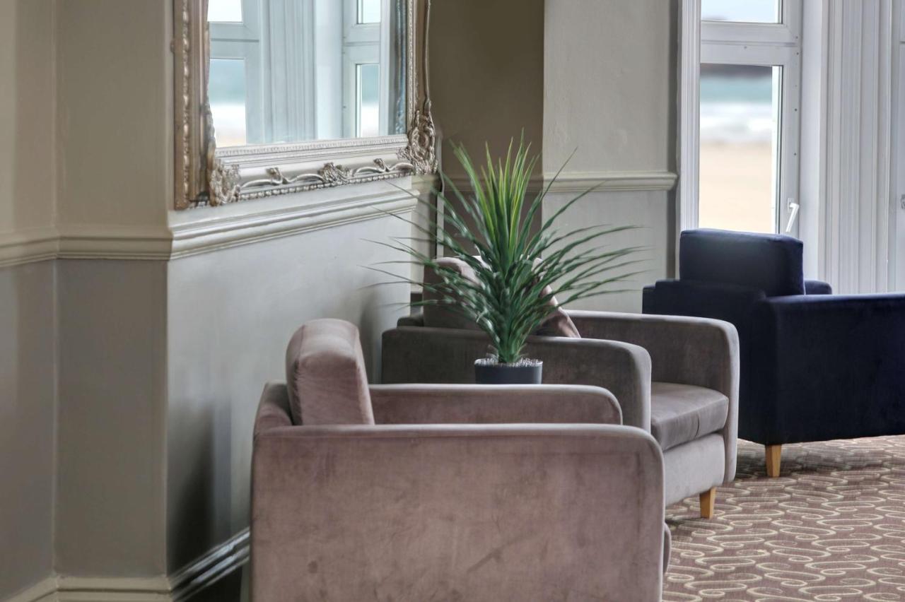 Exmouth Beach Hotel Bagian luar foto