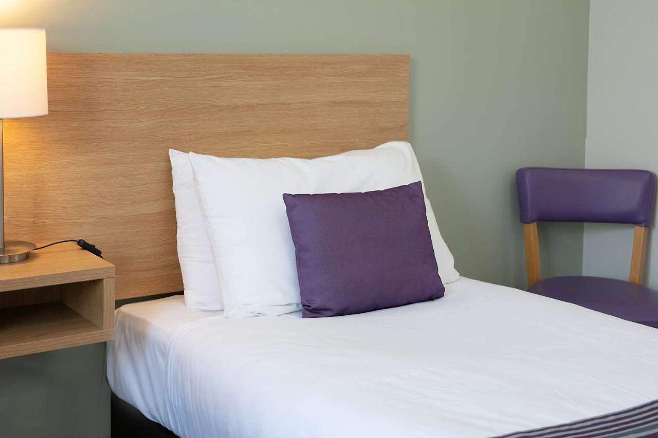 Exmouth Beach Hotel Bagian luar foto