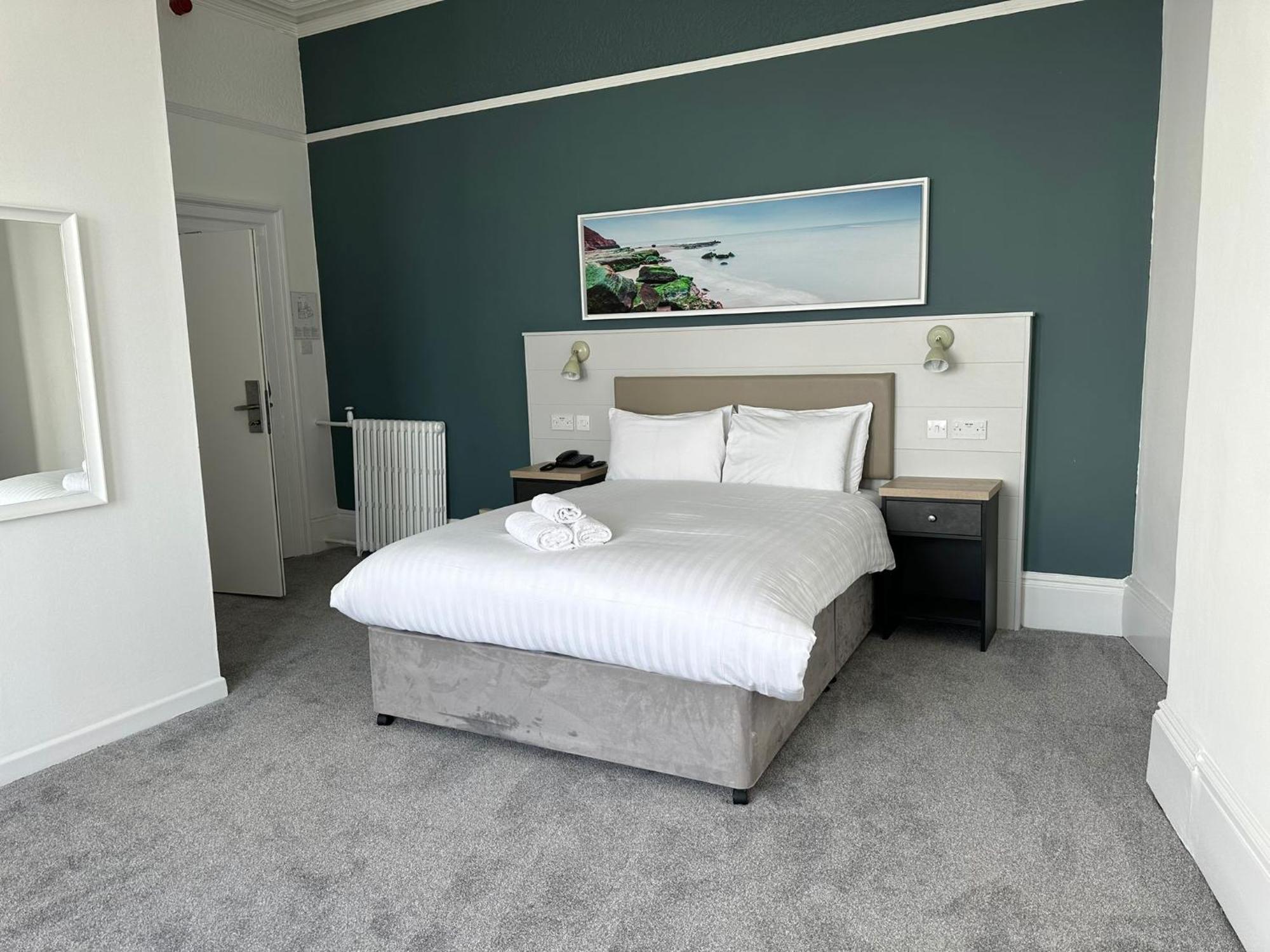 Exmouth Beach Hotel Bagian luar foto