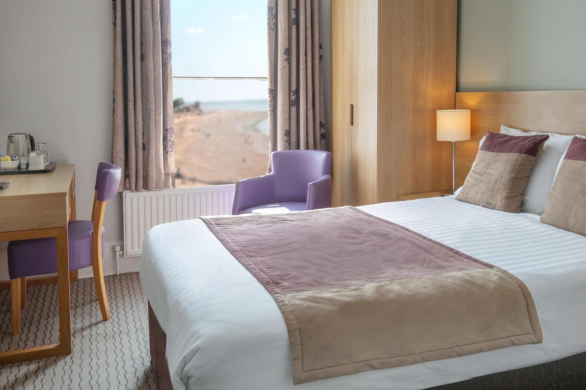 Exmouth Beach Hotel Bagian luar foto