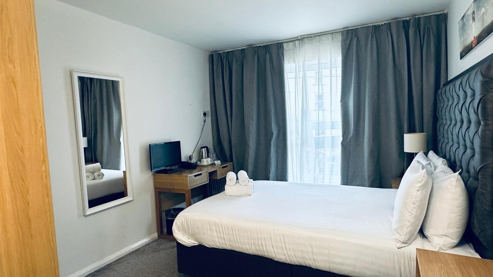 Exmouth Beach Hotel Bagian luar foto